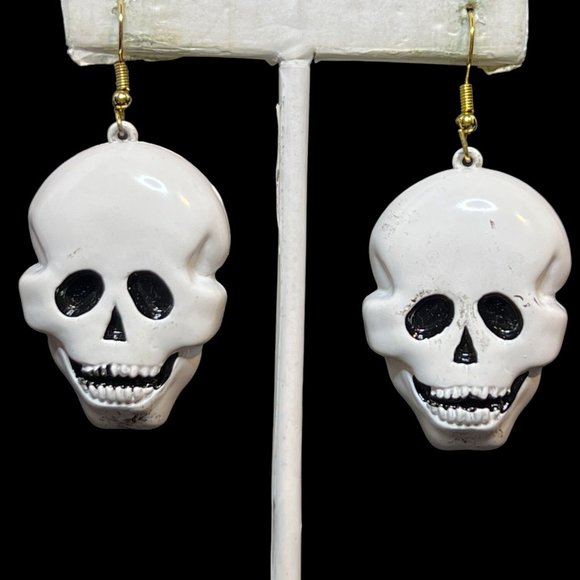 Unbranded Jewelry - Large Halloween Skull Pierced Earrings (3904)